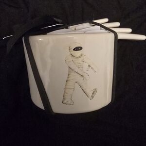 Halloweem Rae Dunn Measuring Cups